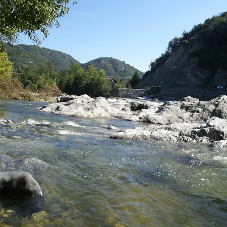 Lovely House With Grass Garden Shared Swimmingpool Next To The River Ard Che Lalevade-d'Ardeche