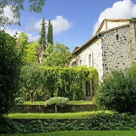 Lovely House With Grass Garden Shared Swimmingpool Next To The River Ard Che Holiday home