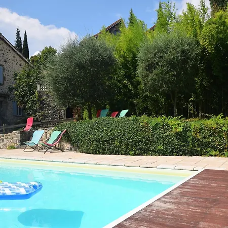 Lovely House With Grass Garden Shared Swimmingpool Next To The River Ard Che Holiday home Lalevade-d'Ardeche