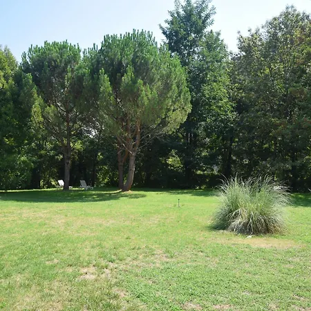 Lovely House With Grass Garden Shared Swimmingpool Next To The River Ard Che Holiday home *