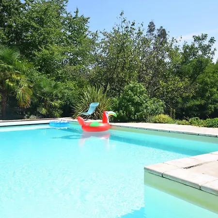 Holiday home Lovely House With Grass Garden Shared Swimmingpool Next To The River Ard Che Lalevade-d'Ardeche