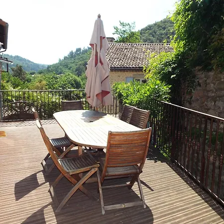 Lovely House With Grass Garden Shared Swimmingpool Next To The River Ard Che Holiday home
