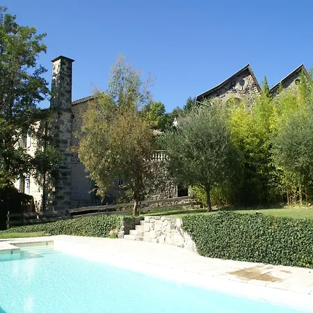 Holiday home Lovely House With Grass Garden Shared Swimmingpool Next To The River Ard Che Lalevade-d'Ardeche