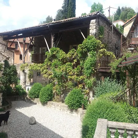 Holiday home Lovely House With Grass Garden Shared Swimmingpool Next To The River Ard Che Lalevade-d'Ardeche